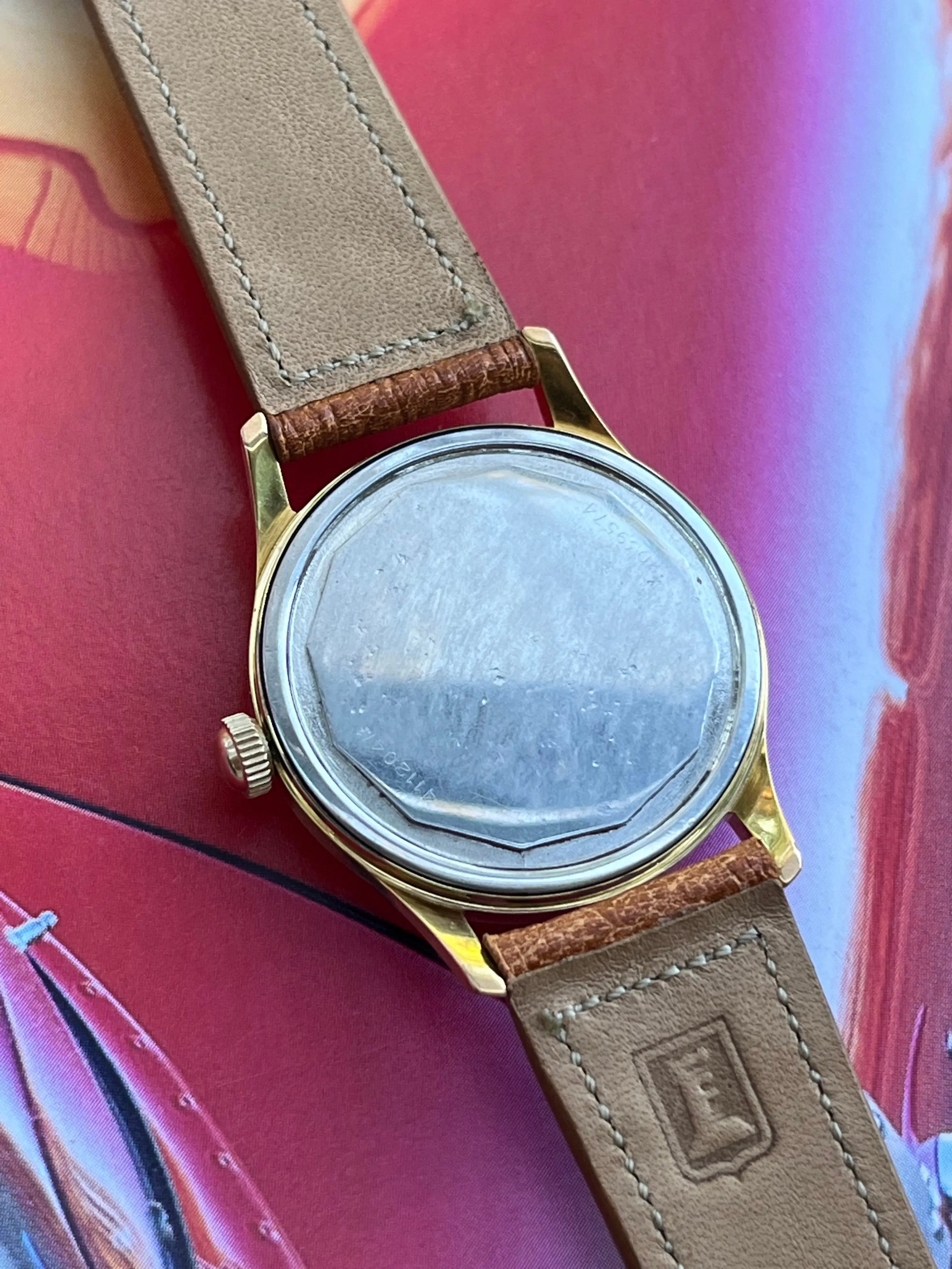 Universal Genève Calatrava Seconde Vintage